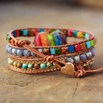 Preview: Handgefertigtes 7-Chakren Wickelarmband mit Herz in Edelstahlfassung
